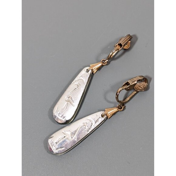 Vintage Iridescent Glass Flamingo Intaglio Teardrop Clip On Earrings - Picture 5 of 7